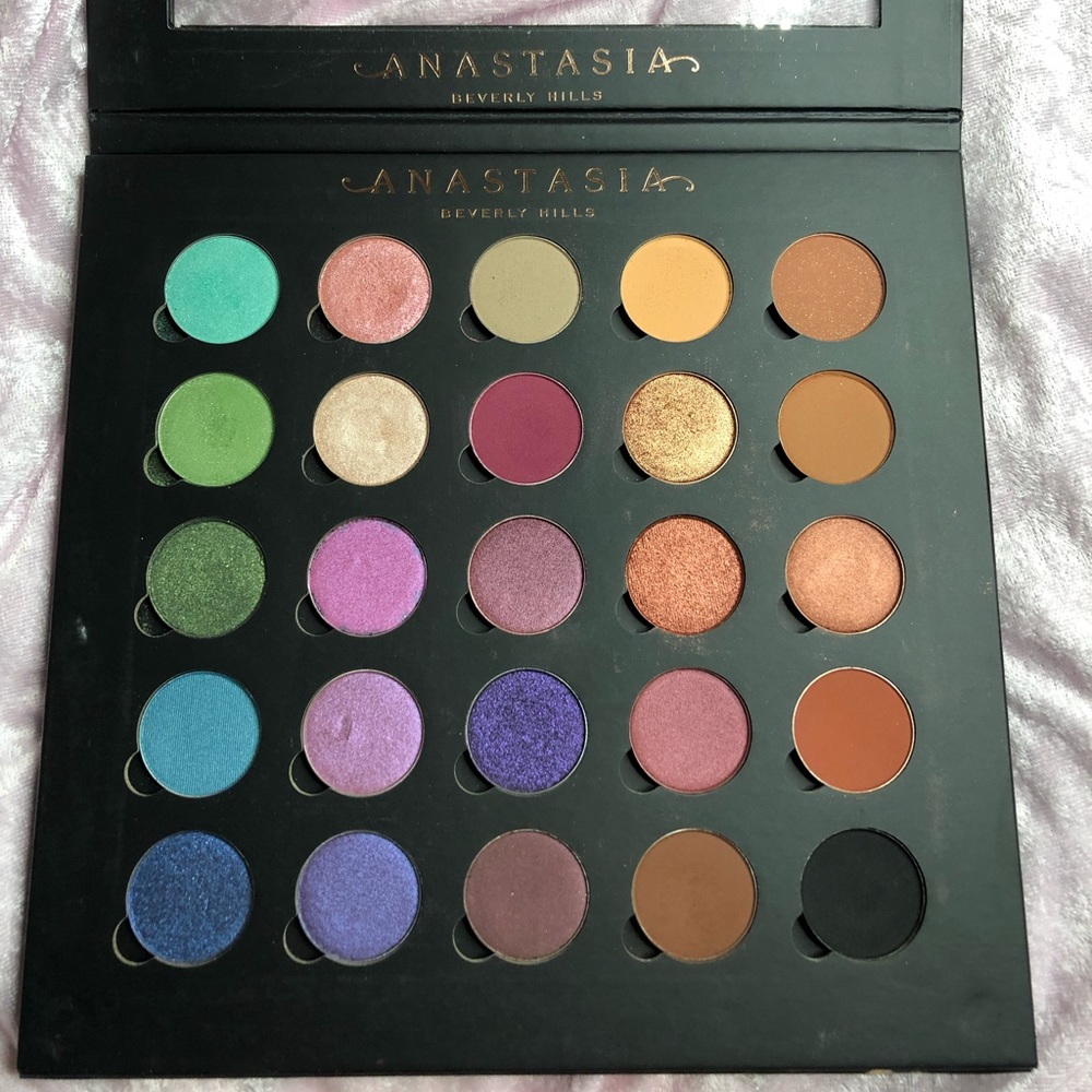Anastasia Beverly Hills Eyeshadow Single Collection & Magnetic Eyeshadow Palette
